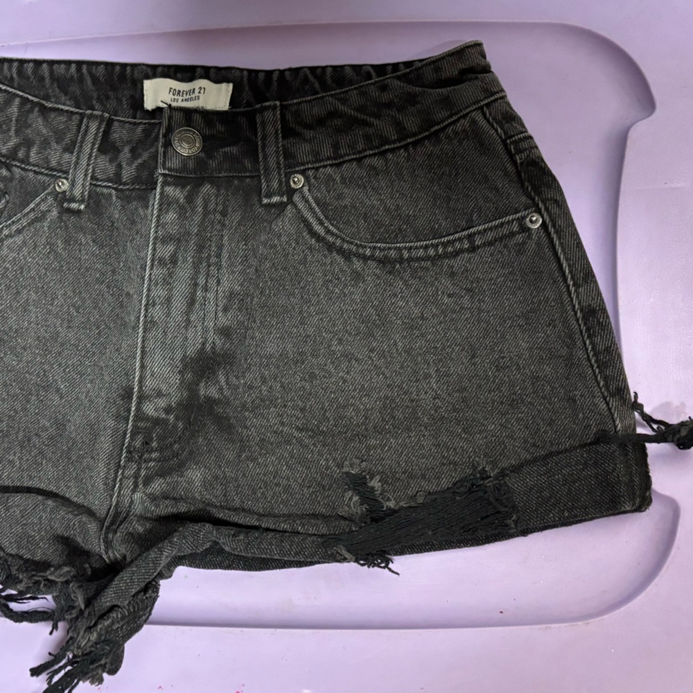 Forever21 distressed Jean shorts excellent condition size 27 nwot